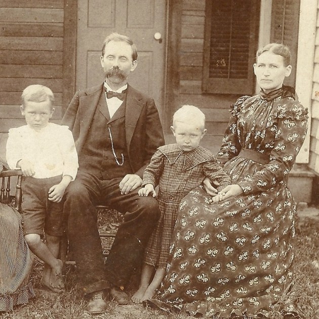 Dan,JesseE,TomDurham,MarthaPHudgens1900