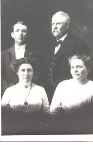 Wm T Hudgens Family1902
